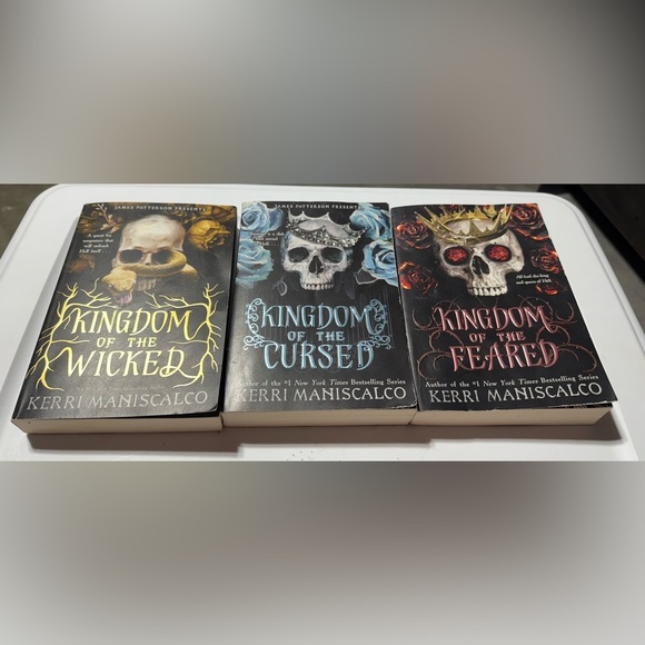 Kingdom of The Wicked 3 Book Bundle by Kerri Maniscalco. - Picture 2 of 6